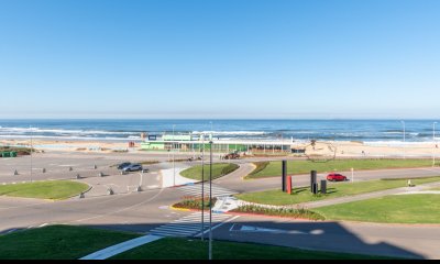 Venta apartamento Imperiale II tres dormitorios y servicio playa brava Punta del Este