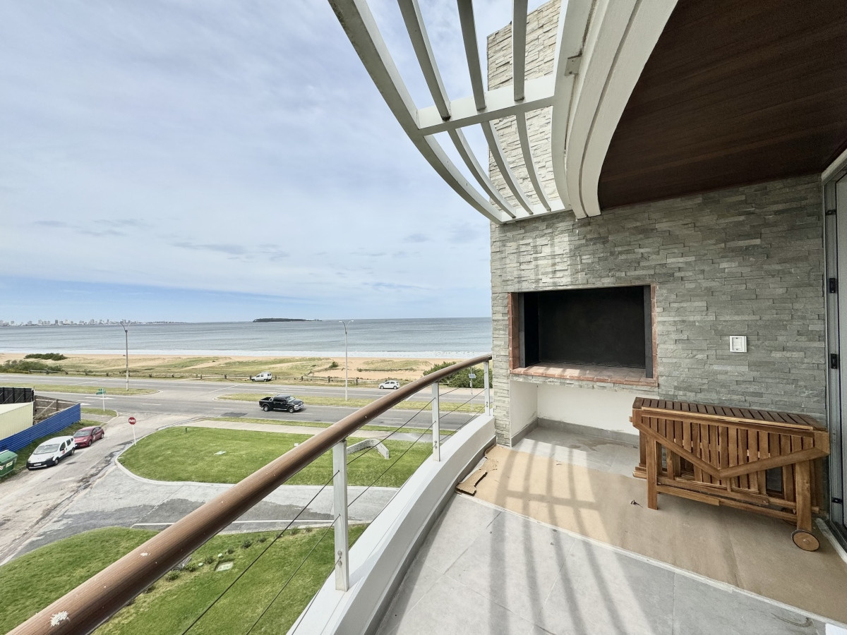 Venta apartamento  2 Dormitorios + Servicio.