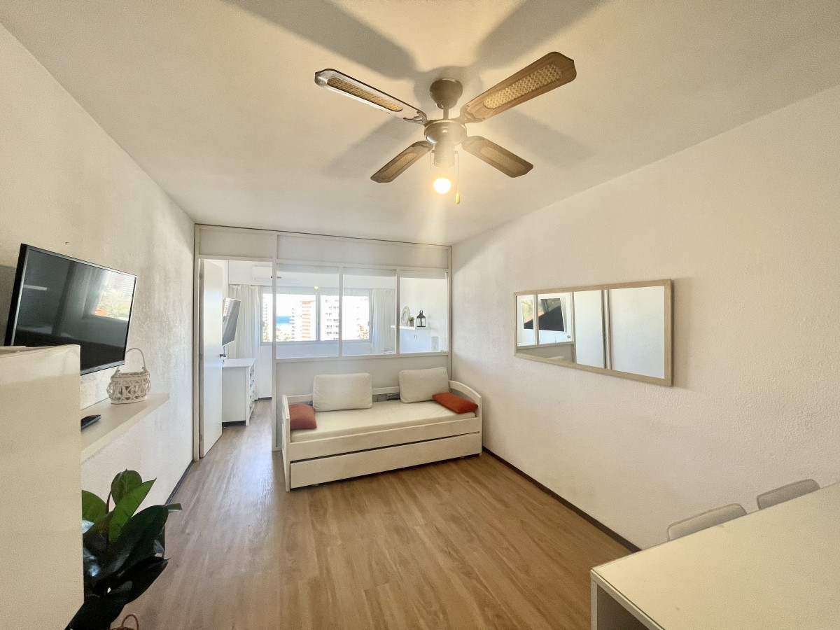 Venta apartamento monoambiente. Aidy Grill- Punta Del Este 