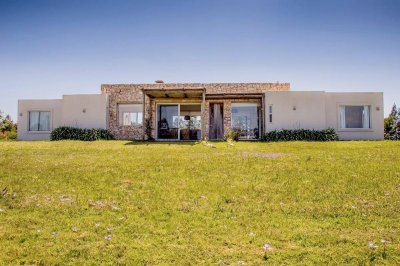 Venta Casa - 3 Dormitorios 2 baños - El Quijote 