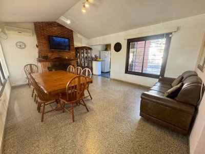 Venta de casa de 3 dormitorios en Playa Mansa Punta del Este