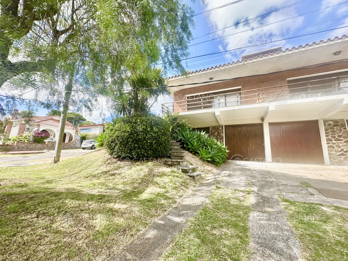 Venta Hermosa Casa - 3 dormitorios 2 baños - Piriapolis 