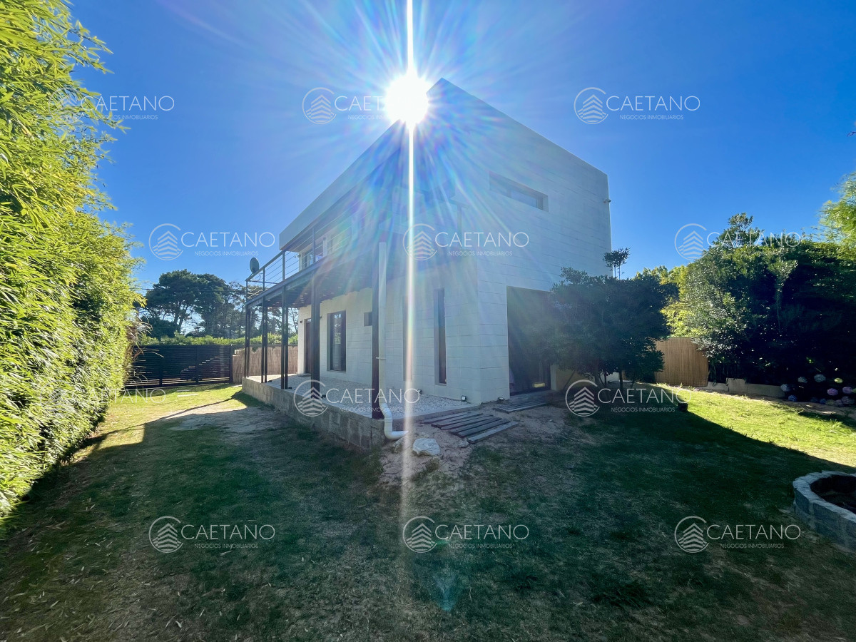 venta casa 2 dormitorios. balneario buenos aires, manantiales.  - dmc11768c