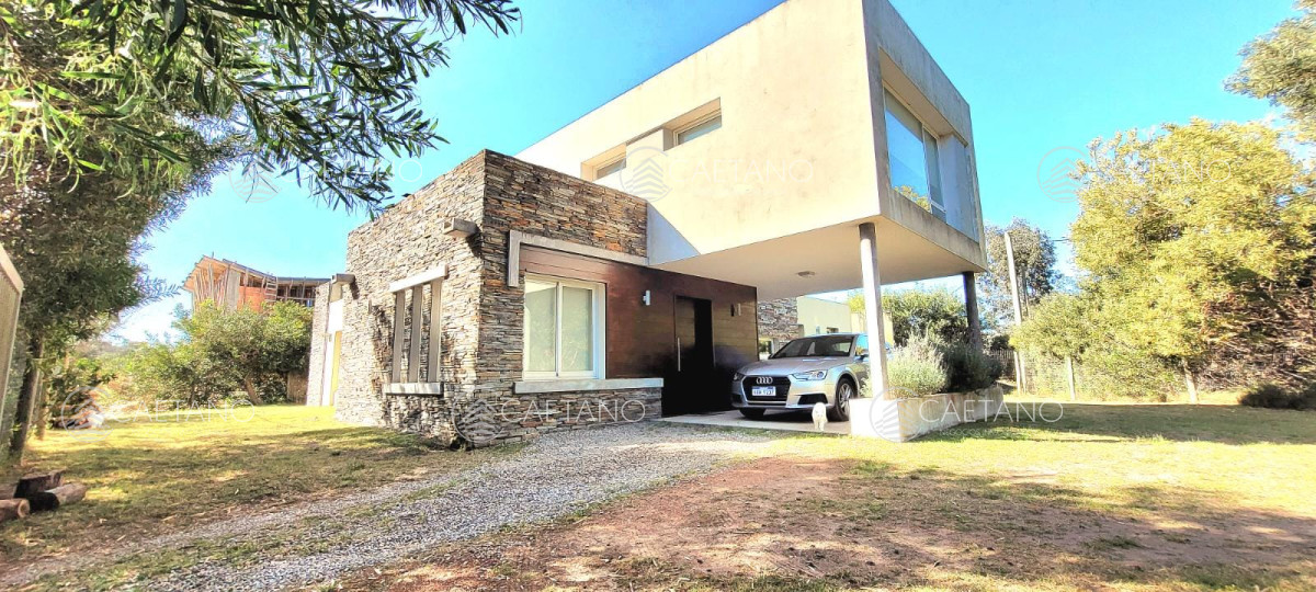 Venta casa 4 dormitorios, Marly Punta del Este. 