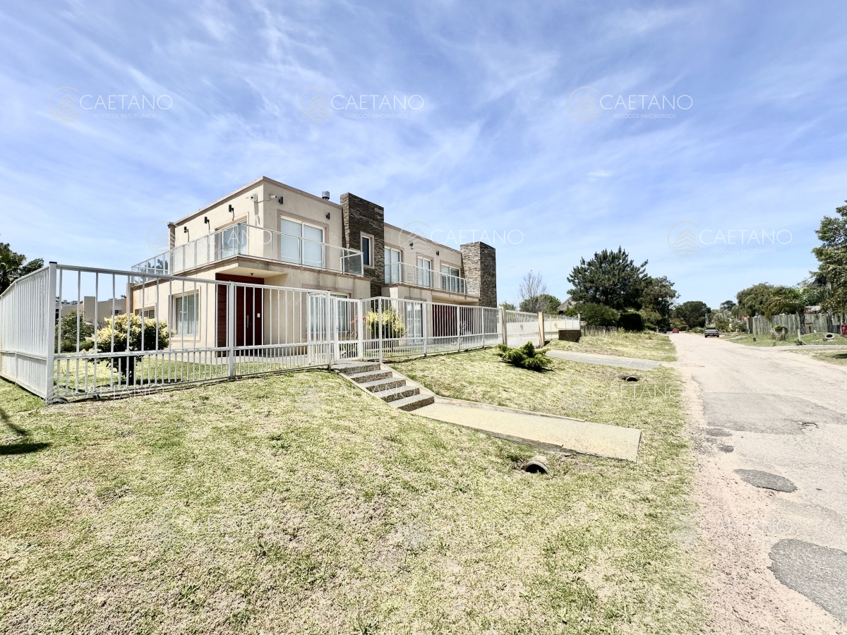 Venta  espectacular Casa - 6 dormitorios + Piscina y Barbacoa - El Tesoro, La Barra 