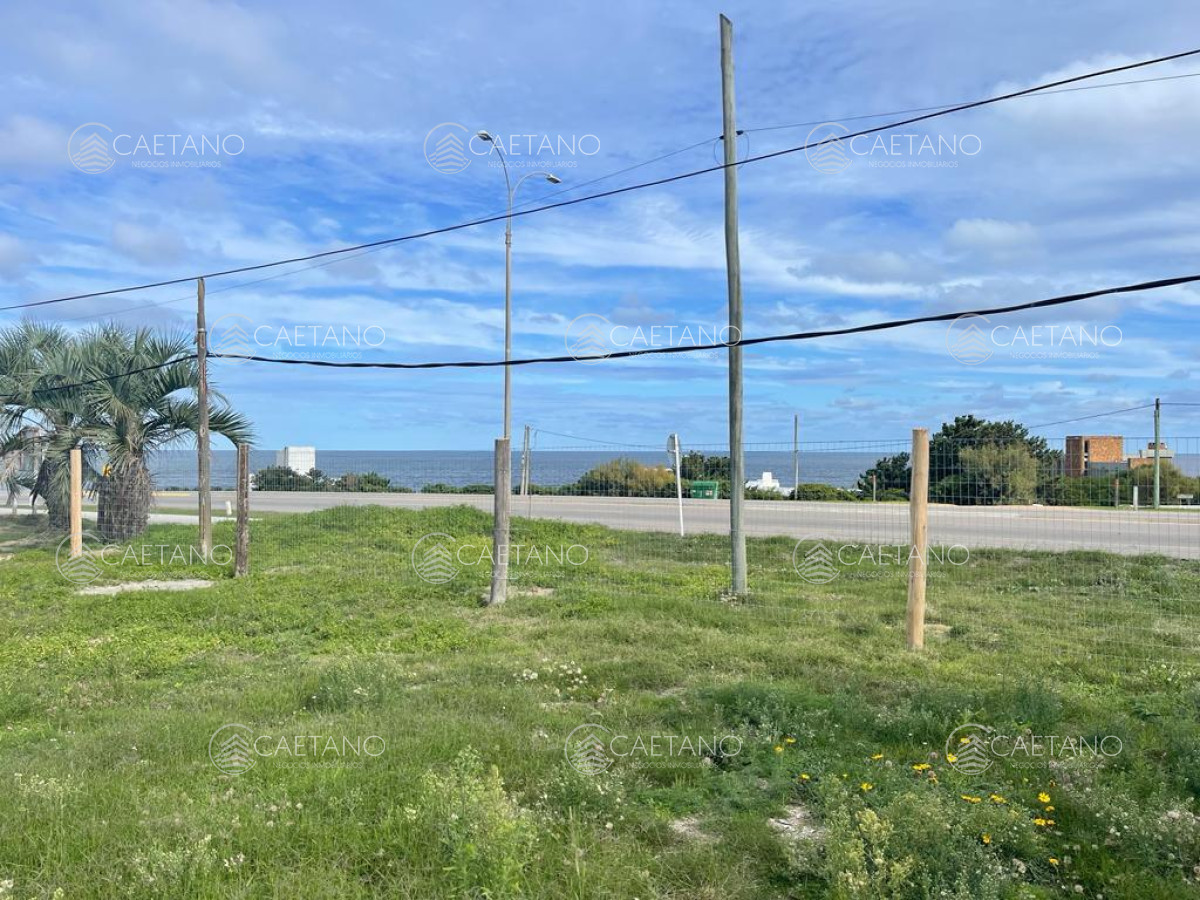 Venta Casa sobre la ruta frente al mar Punta del Este. - GoPunta - Portal Inmobiliario de Punta del Este - Maldonado