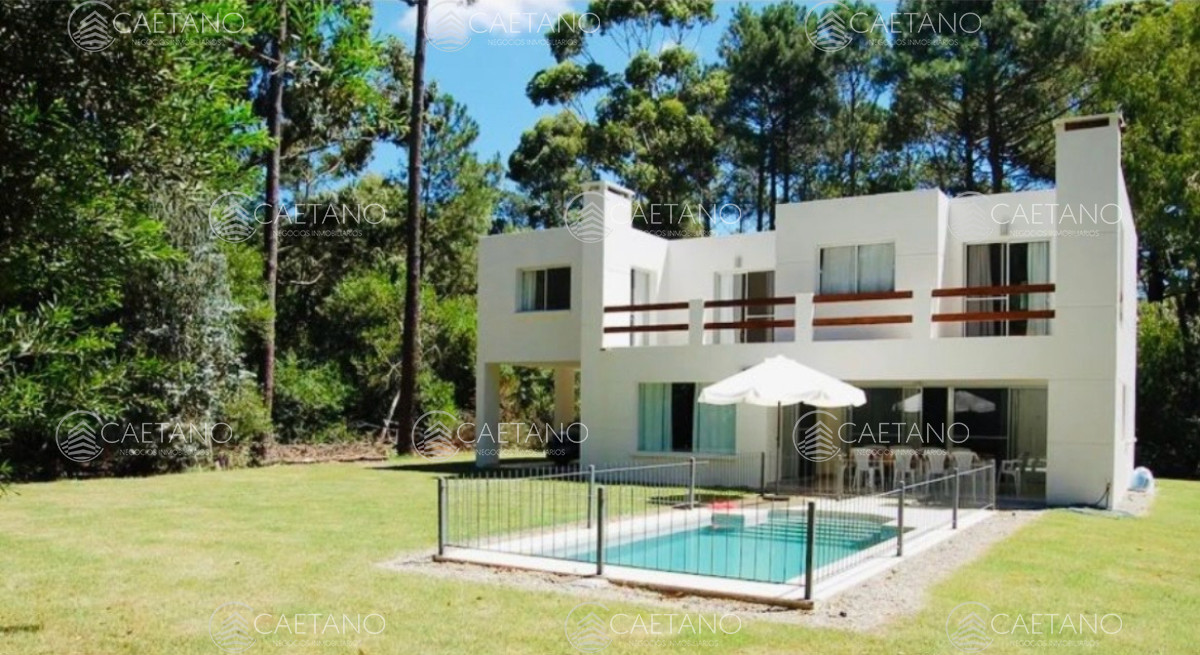 Venta casa en Solanas, Punta Ballena - 4 dormitorios
