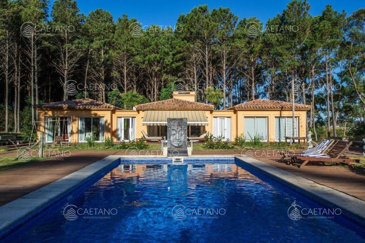 Excelente casa tipo chacra en Laguna del Diario, Punta del Este.