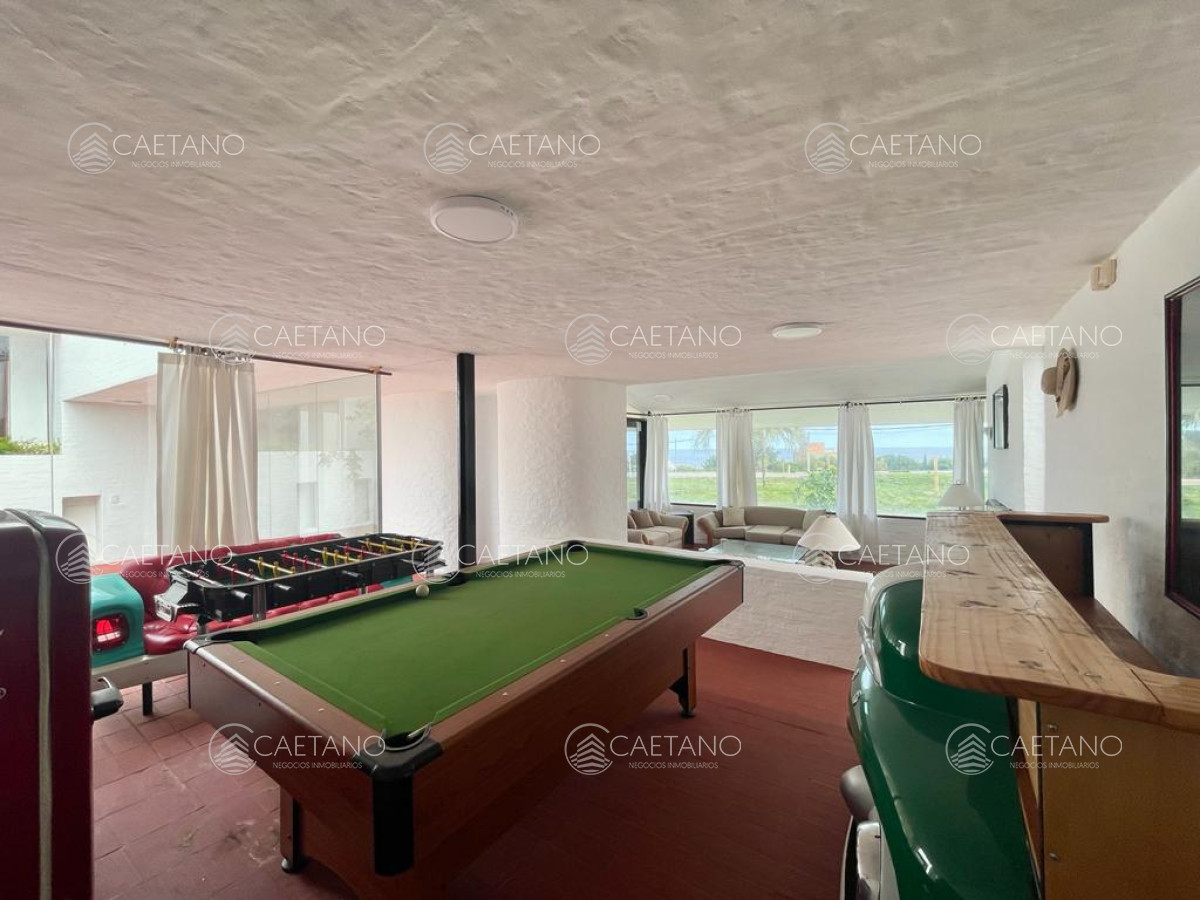 Venta Casa sobre la ruta frente al mar Punta del Este. - GoPunta - Portal Inmobiliario de Punta del Este - Maldonado