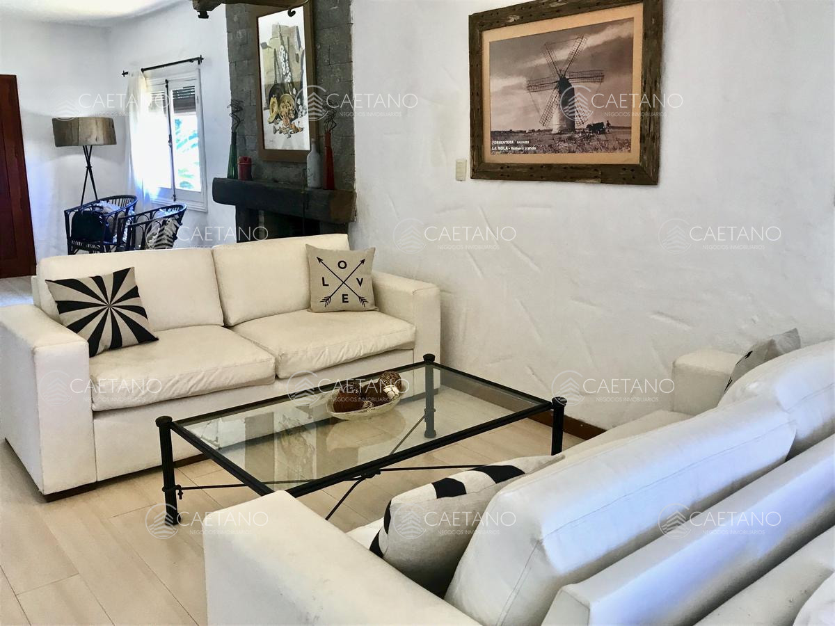 Venta Casa   5 dormitorios   Piscina   Manantiales - GoPunta - Portal Inmobiliario de Punta del Este - Maldonado