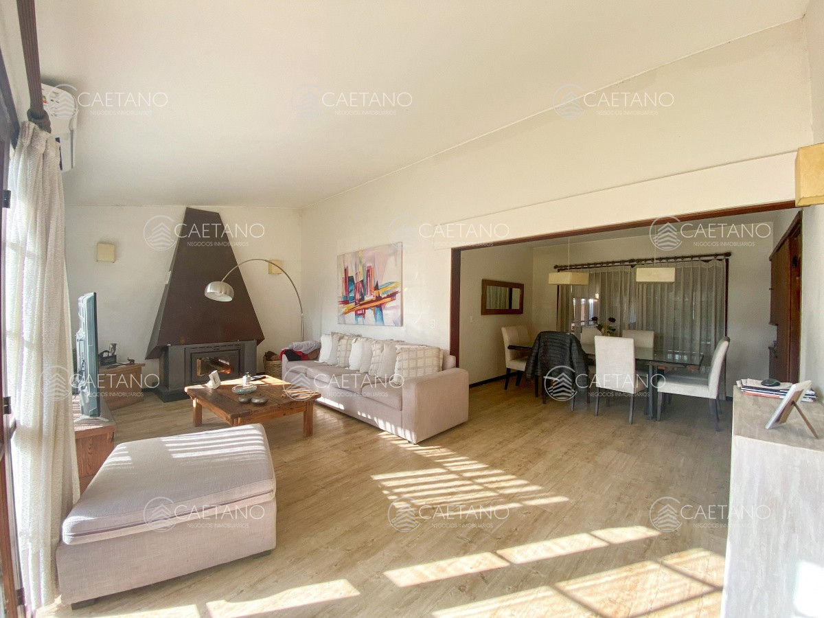 Venta casa Punta del Este   Sobre Av. Chiossi. 4 dormitorios - GoPunta - Portal Inmobiliario de Punta del Este - Maldonado