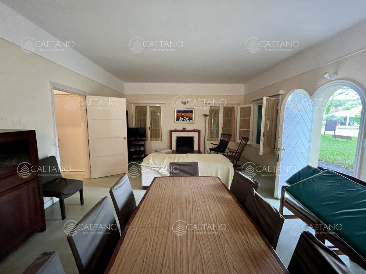 Venta casa 6 dormitorios. Playa mansa, Punta del Este 