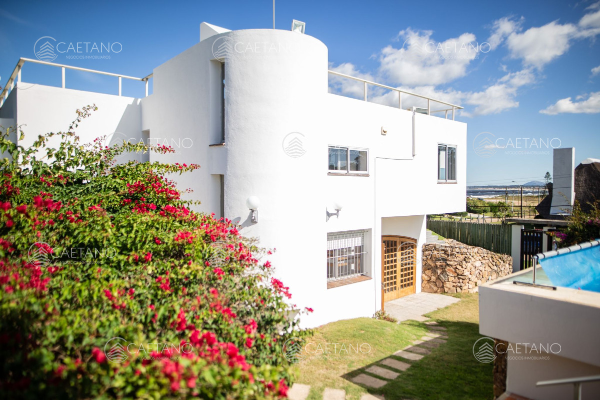 Excelente casa en Punta Ballena,  alquiler anual y temporario