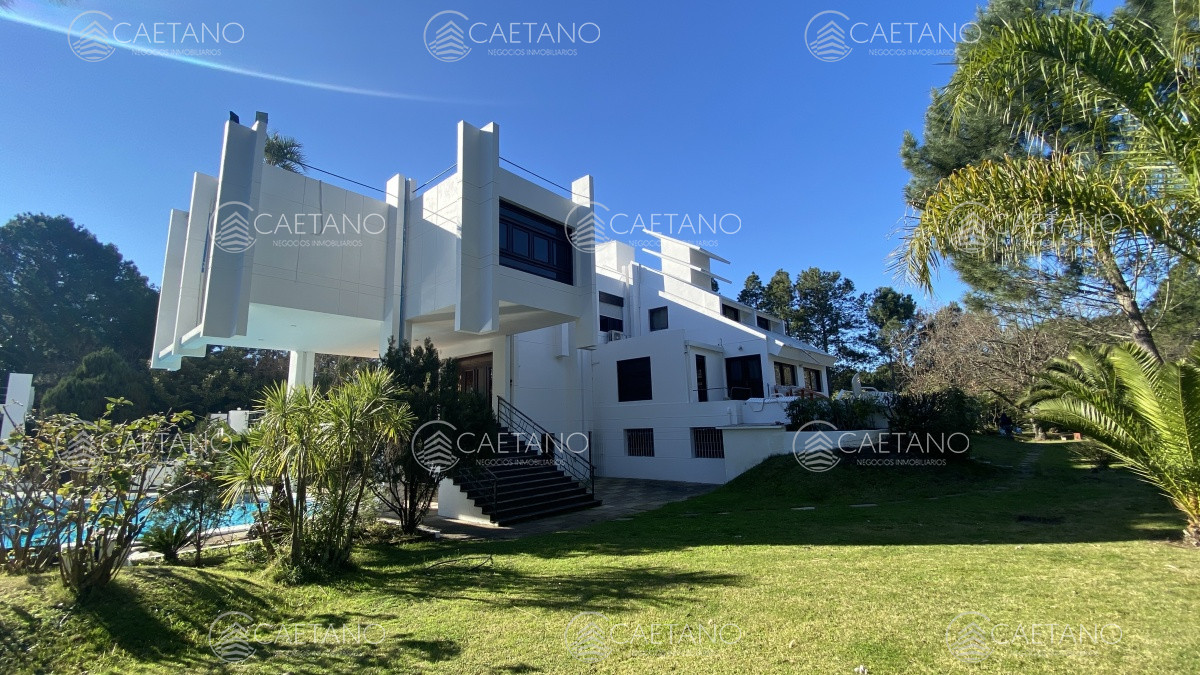 Espectacular residencia en Punta Ballena. 