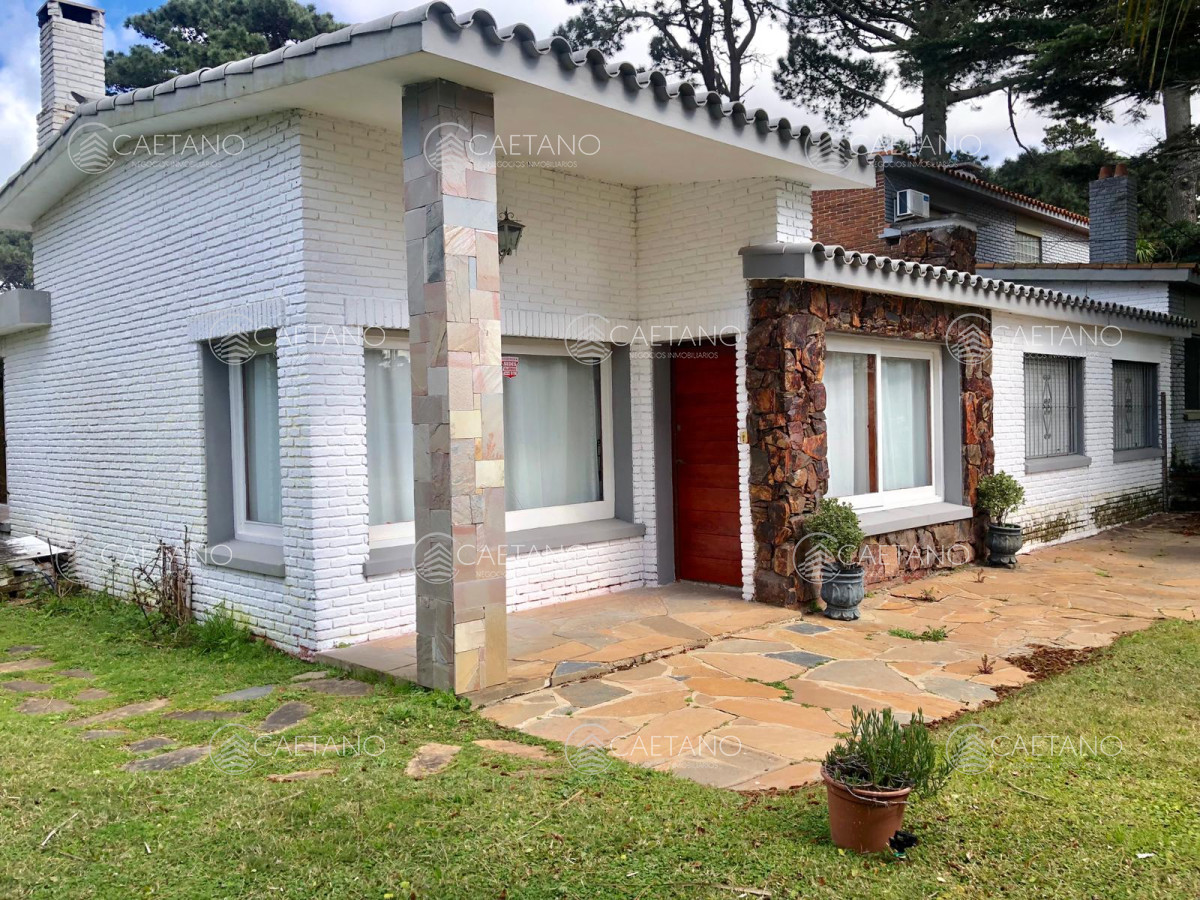 Casa próxima a Roosevelt para vivir todo el año - Reciclada