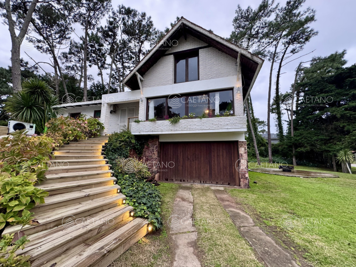 Venta casa 5 dormitorios. San Rafael, Punta del Este  - DMC16143C