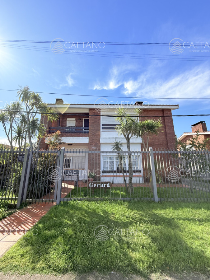 Venta casa 4 dormitorios, Playa Mansa  - DMC16100C