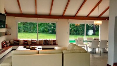 Venta casa 4 dormitorios playa mansa Punta del Este