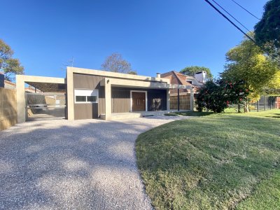 Venta casa 4 dormitorios 4 baños punta del este