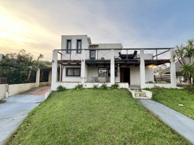 venta de casa tres dormitorios, Pinares. Punta Del Este 
