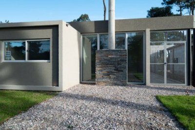 Venta casa 2 dormitorios. Pinares, Punta del Este. 