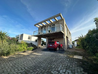 Alquiler temporal casa 3 dormitorios Balneario Buenos Aires 