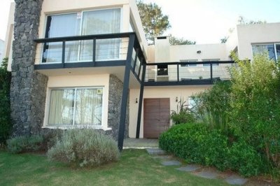 Venta casa 5 dormitorios Montoya La Barra