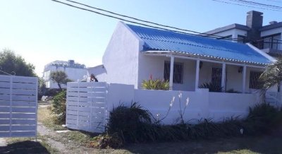 Venta casa 2 dormitorios. Manantiales. 