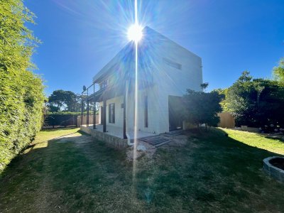 Venta casa 2 dormitorios. Balneario Buenos Aires, Manantiales. 
