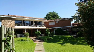 Venta espectacular casa en zona california park