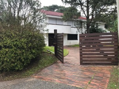 Gran Casa en venta zona cantegril