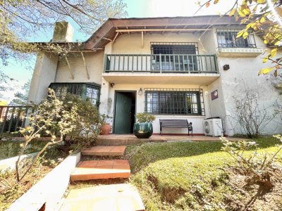 Venta casa - 6 Dormitorios. Playa mansa. Punta Del Este 