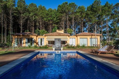 Excelente casa tipo chacra en Laguna del Diario, Punta del Este.