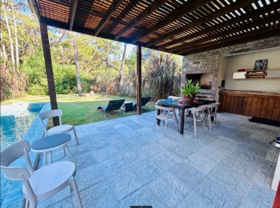 Venta casa 4 dormitorios. Solanas, Punta Ballena. 