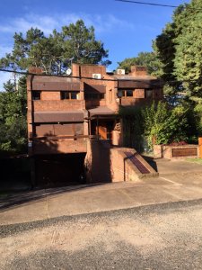 Venta casa Punta del Este, zona Cantegril. Ideal para hostel - 6 dormitorios