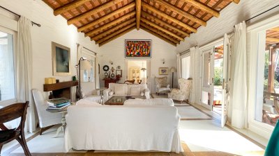 Venta casa 4 dormitorios en Montoya, la barra