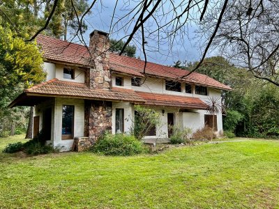 VENTA CASA 2 DORMITORIOS - JARDINES DE CORDOBA