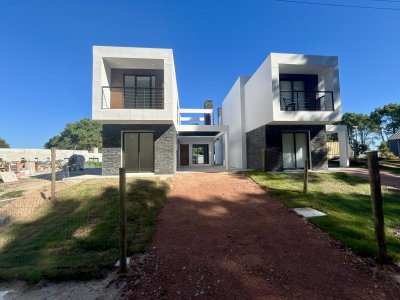 Venta casa 3 dormitorios. Parque Burnet, Maldonado 
