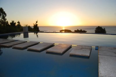 Se vende espectacular casa en Punta Ballena.