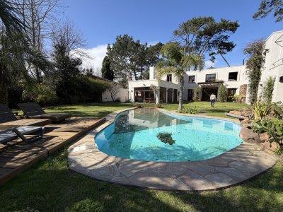 Venta casa en  Barrio Privado La Arbolada Cinco Dormitorios Pisicina