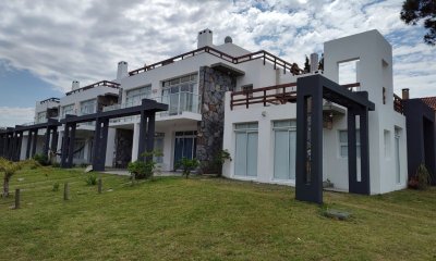 Venta casa en Manantiales 3 dormitorios