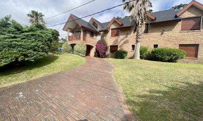 Venta casa 7 dormitorios playa mansa Punta del Este