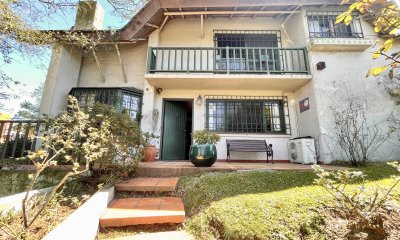 Venta casa - 6 Dormitorios. Playa mansa. Punta Del Este