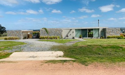 Venta casa 3 dormitorios minimalista en Barrio Privado