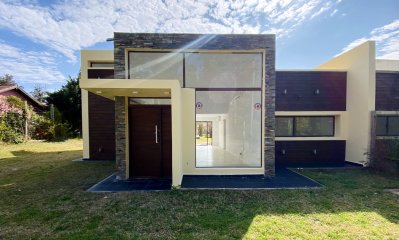 VENTA CASA 3 DORMITORIOS - MARLY