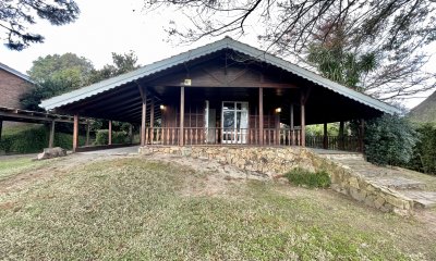Vendo casa 4 dormitorios, terreno grande en Pinares a 3 del mar, Punta del Este.