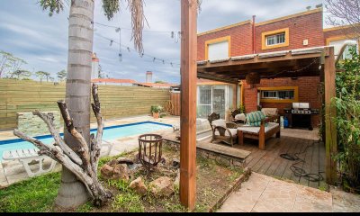 Venta Casa - 4 Dormitorios + Pileta y Parrillero -  Pinares