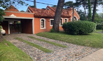 Hermosa casa, ubicada en uno de las mejores zonas del balneario!