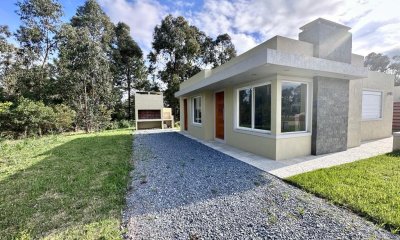 Venta casa - 2 Dormitorios 2 Baños + Parrillero - Piriápolis