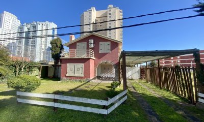 Venta casa 5 dormitorios. Playa mansa, Punta del Este